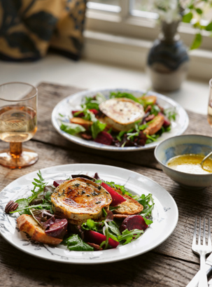 Grilled goat's cheese salad