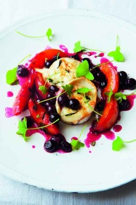 Grilled goat's cheese with blueberries, nectarines and summer savory