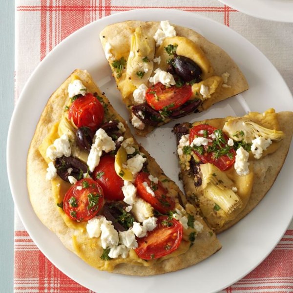 Grilled Greek pita pizzas