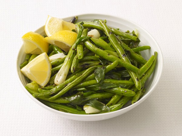 Grilled green beans and scallions