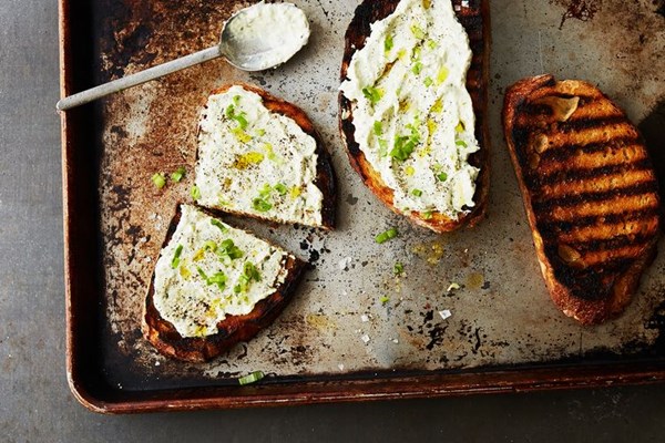 Grilled green onion dip