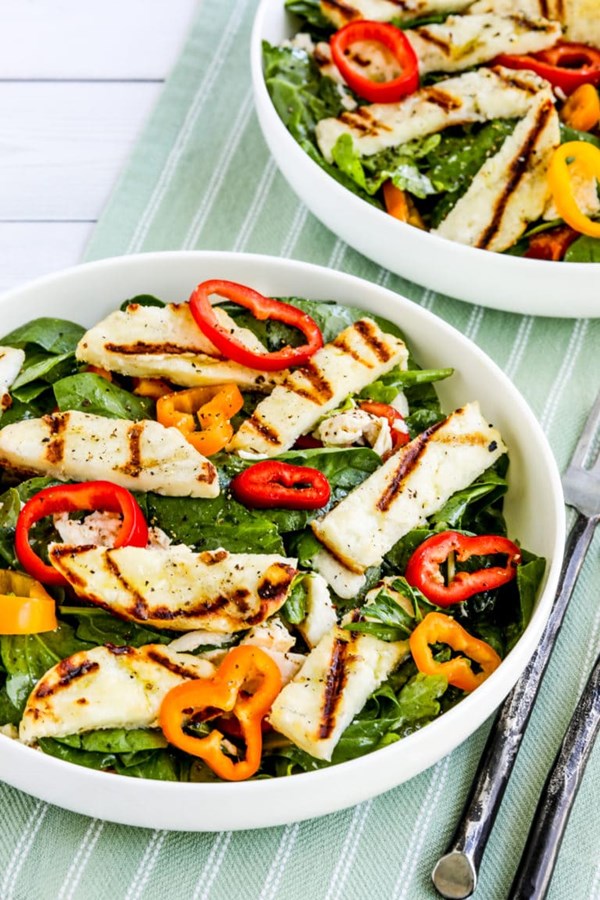 Grilled halloumi salad
