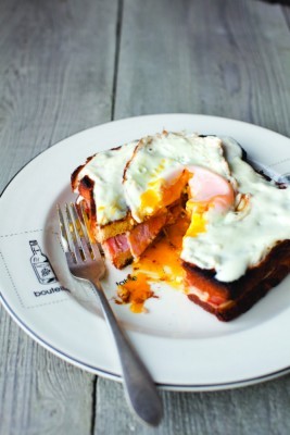 Grilled ham and cheese sandwich with fried egg (Croque Madame)