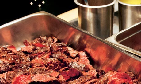 Grilled hanger steak with classic Béarnaise sauce