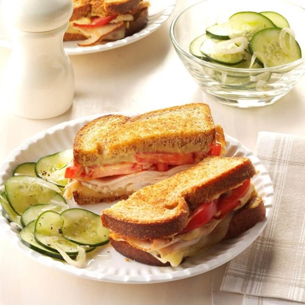 Grilled hummus turkey sandwich 