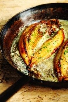 Grilled kippers with lemon butter