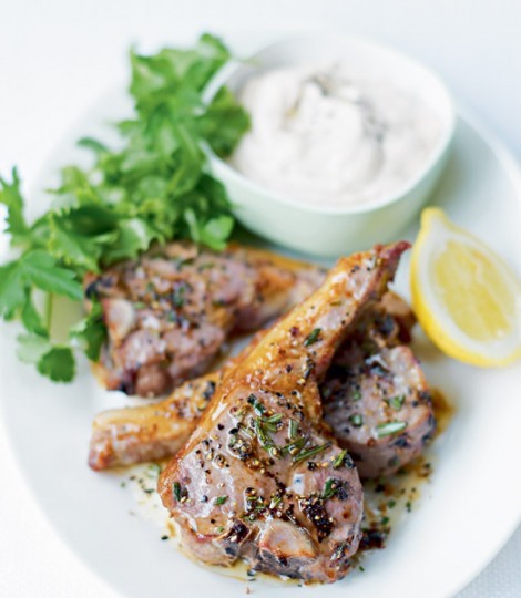 Grilled lamb and houmous