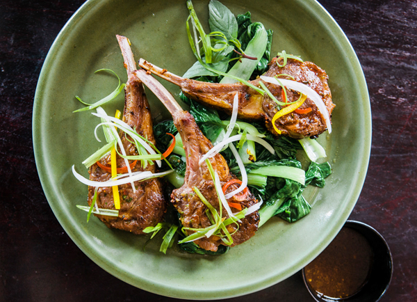 Grilled lamb chops with ginger sauce