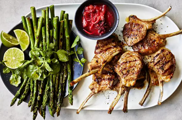 Grilled lamb chops with rhubarb compote and asparagus