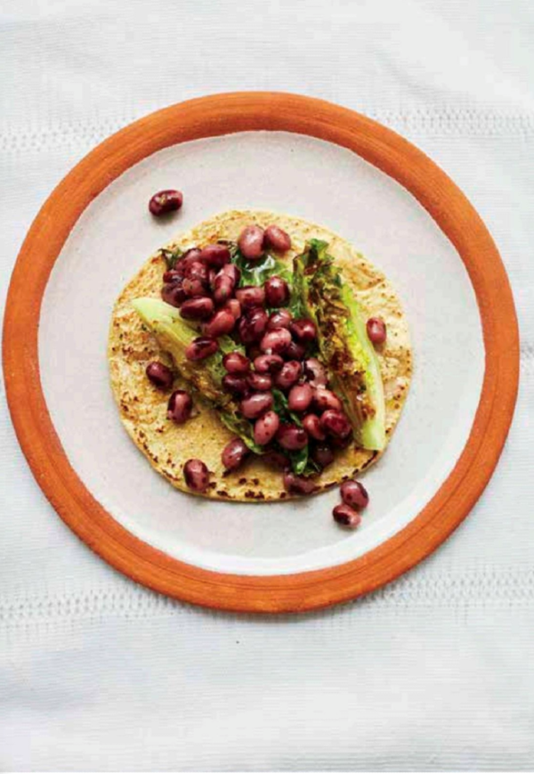 Grilled little gems and red beans (Cogollos asados y frijoles rojos)