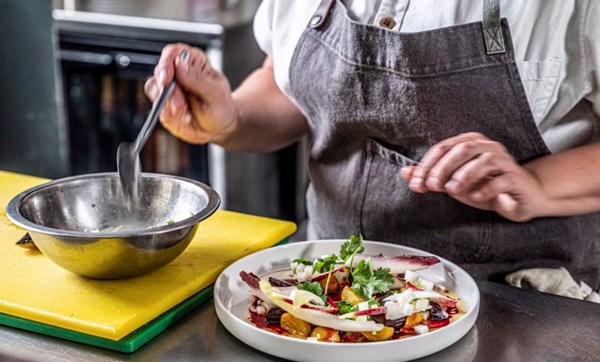Grilled mackerel with cardamom-glazed beetroot and a verjus apple dressing