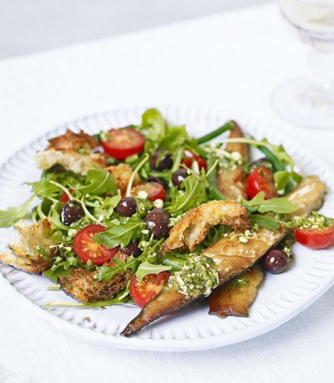 Grilled mackerel with green bean, olive and tomato pesto salad