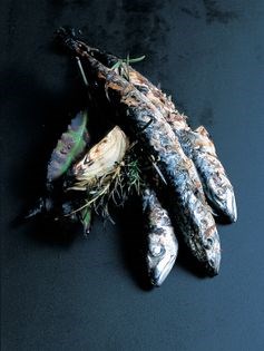 Grilled mackerel with Roscoff onions (Maquereaux grillés aux oignons de Roscoff)