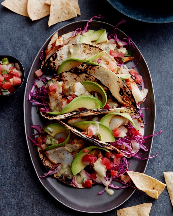 Grilled mahi mahi fish tacos