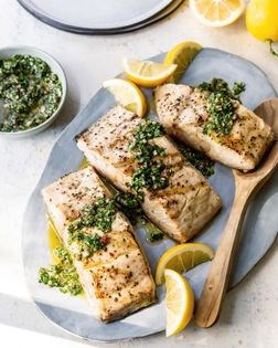 Grilled mahi mahi with chimichurri