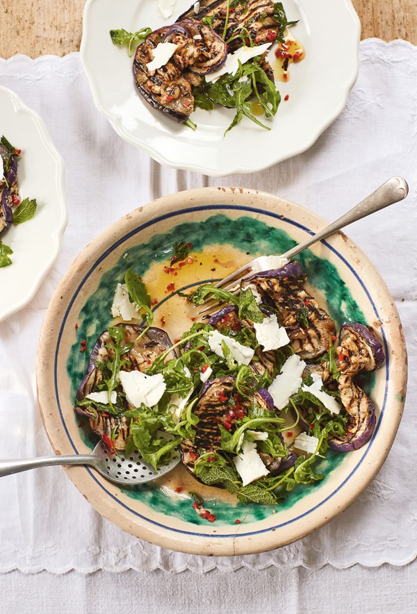 Grilled marinated aubergines with chilli and mint