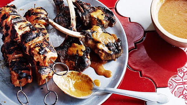 Grilled meats with ezme and tomato salad