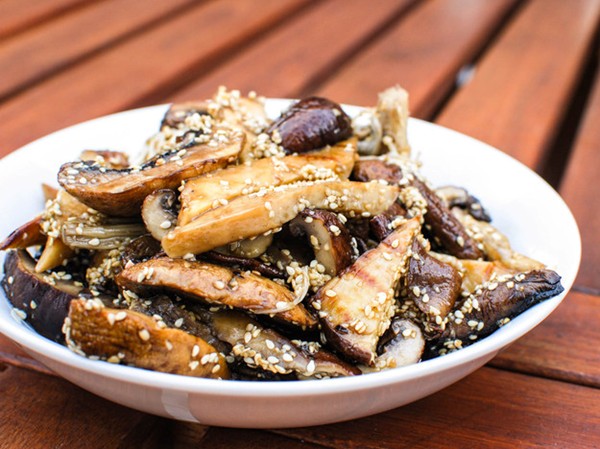 Grilled mixed mushrooms with sesame dressing