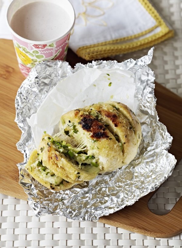 Grilled mozzarella and garlic breads