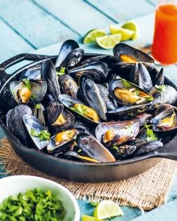 Grilled mussels (Chorros al carbon)