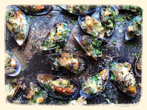 Grilled mussels with persillade and Parmesan