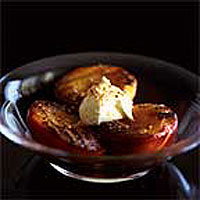 Grilled nectarines with Amaretto and vanilla