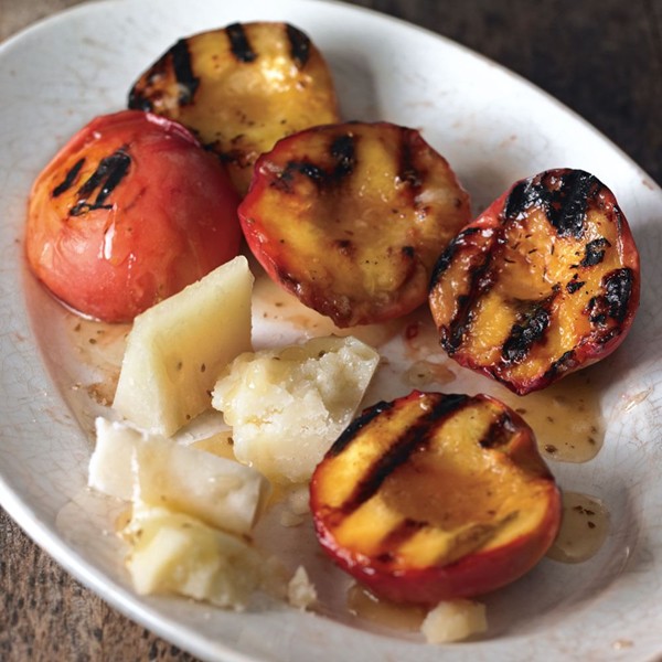 Grilled nectarines with pecorino and honey (Nettarine alla griglia)