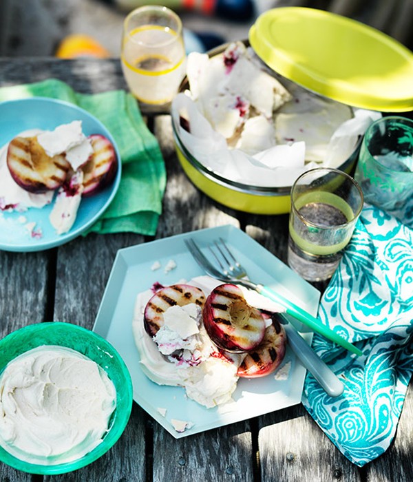 Grilled nectarines with raspberry meringue and yoghurt