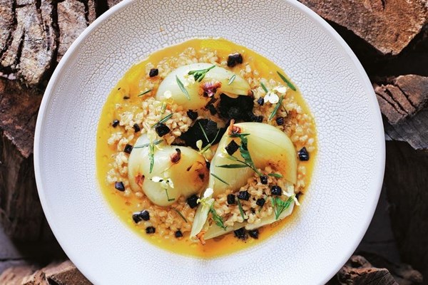 Grilled onion & barley salad