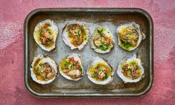 Grilled oysters in smoked bacon and wild garlic butter