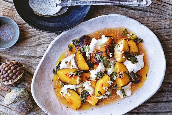 Grilled peach & basil salad