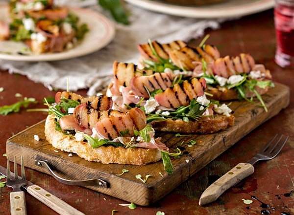 Grilled peach & prosciutto bruschetta