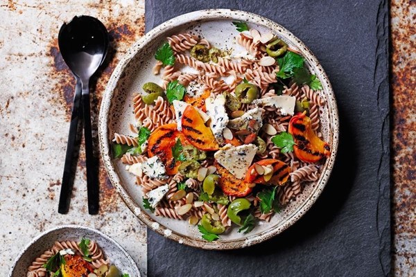 Grilled peach pasta salad