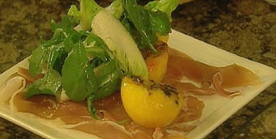Grilled peach salad with prosciutto