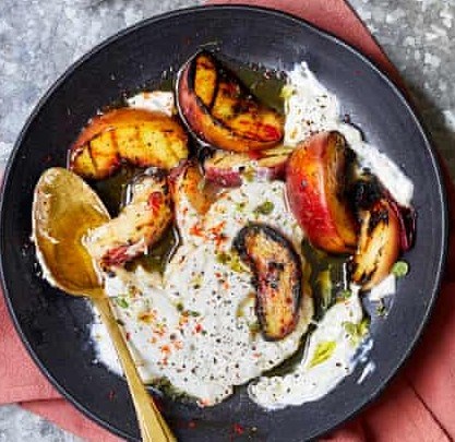 Grilled peach with stracciatella