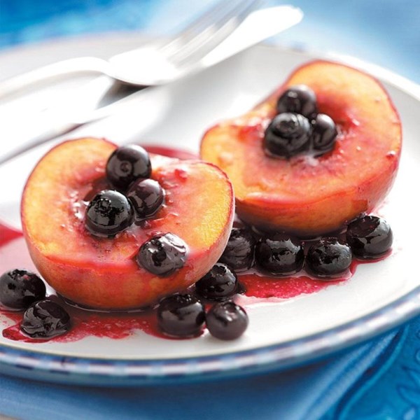 Grilled peaches 'n' berries