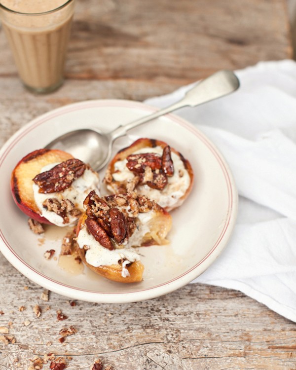 Grilled peaches with candied pecans and vanilla-bean yoghurt