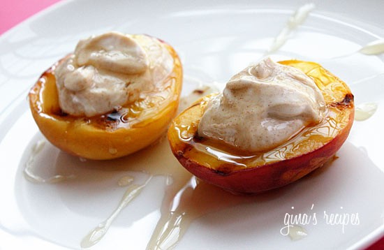Grilled peaches with honey and yogurt