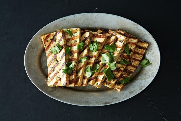 Grilled peanut tofu