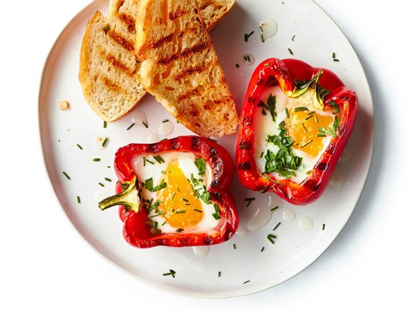 Grilled peppers with eggs