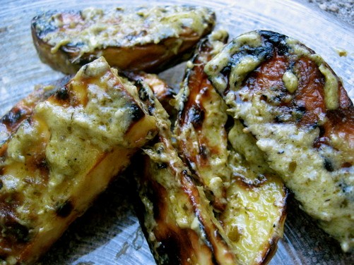 Grilled pesto potato salad