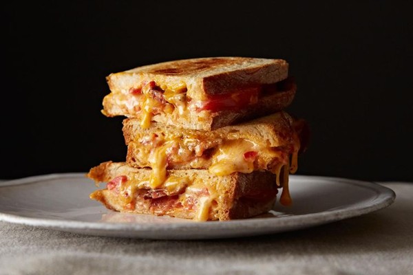 Grilled pimento cheese sandwiches with bacon & tomato