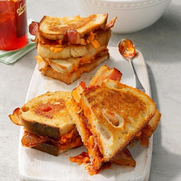 Grilled pimiento cheese sandwiches