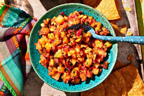 Grilled pineapple salsa (Salsa de piña tatemada)