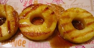 Grilled pineapple with buttered rum sauce