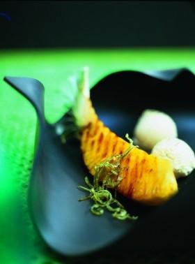 Grilled pineapple with rum and black pepper ice cream