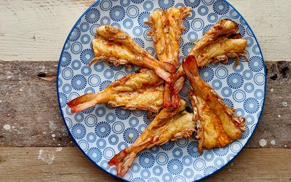 Grilled piri-piri prawns
