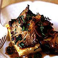 Grilled polenta with mushrooms and herbs