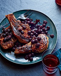 Grilled pork chops with Concord grapes
