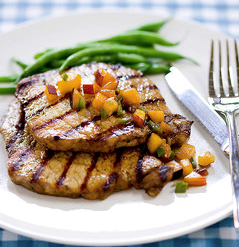 Grilled pork cutlets with rosemary and red wine vinegar